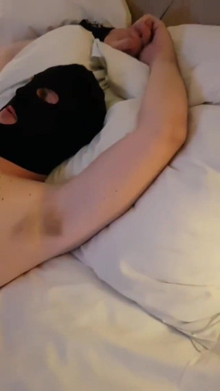 DominaFireOfficial: Хардкорный трах страпоном от DominaFire