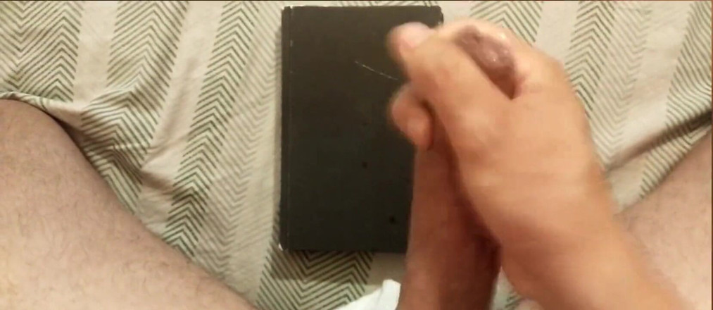 Lo Zborro: Мій розпусний сусід кидає мої трусики на балкон.