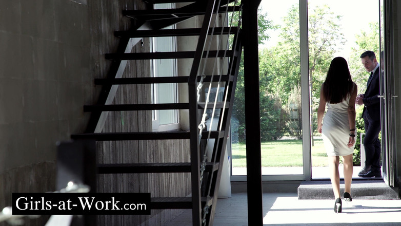 Girls At Work: Секретная история с супер горячей секретаршей