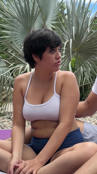 น้องสาวต่างมารดาลาติน่าเซ็กซี่ของฉันขอให้ฉันสอนเล่นระนาด แต่สุดท้ายเธอได้เรียนดูดควยใหญ่ยักษ์ของฉันแทน