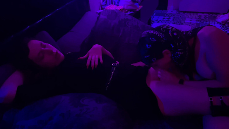 Trans dominatrix Gabrielle L: Ci blocchiamo nell'ascensore prima di andare a una festa per...