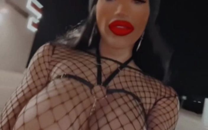 Sissy Slut Brianna: Myslím, že se na mě soused díval.