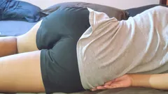 Adik tiri nakal ini dibangunin cuma untuk dipuasin sama abang tirinya yang lagi sange berat