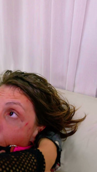 Facesitting Lesbian Berat: Dominatrix Mencekik Muka Gadis Hamba Muda Dalam BDSM