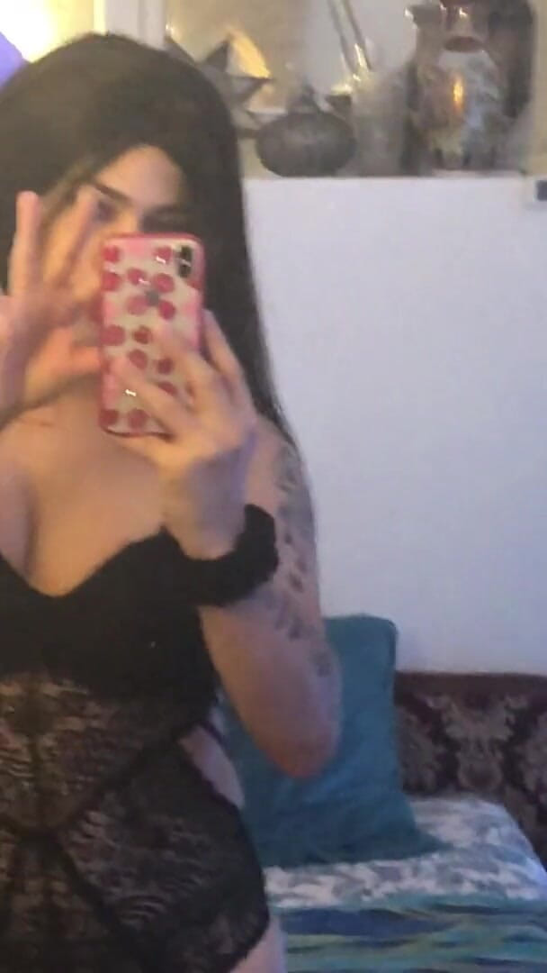 Tgirl Yaritza Vega: Electrónico