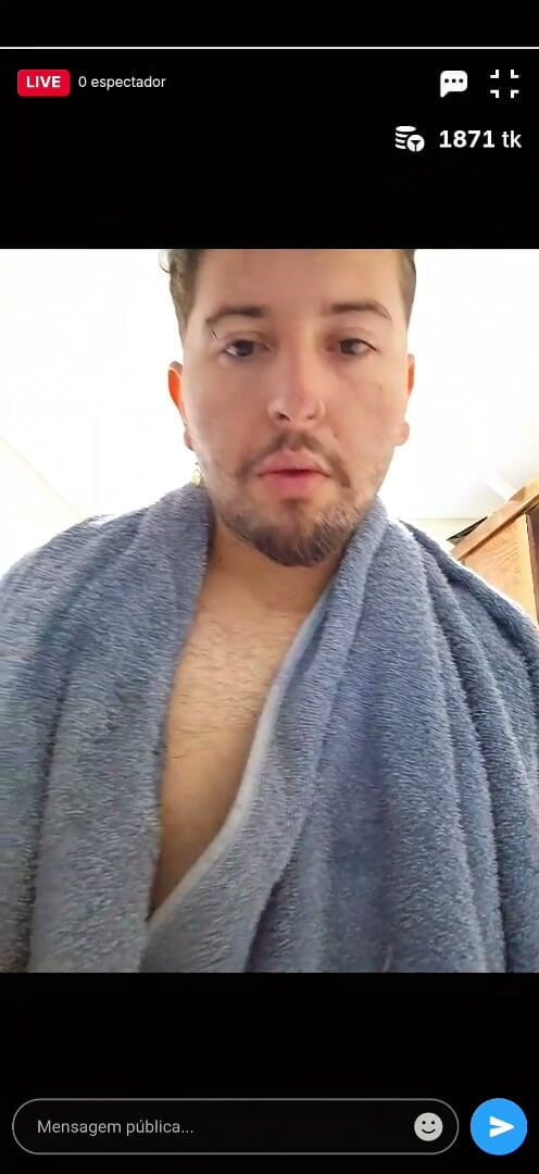 Marcosninfo: J’ai Pris Une Douche Sur Live Et Gagné Des Abonnés...