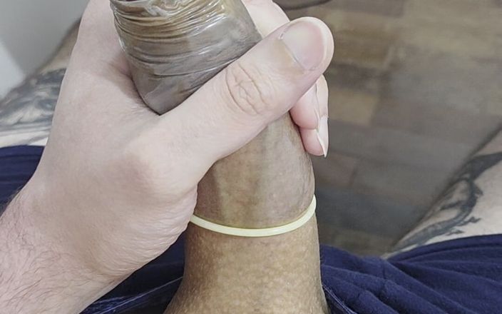Lkdick8: 撸管并射在避孕套里