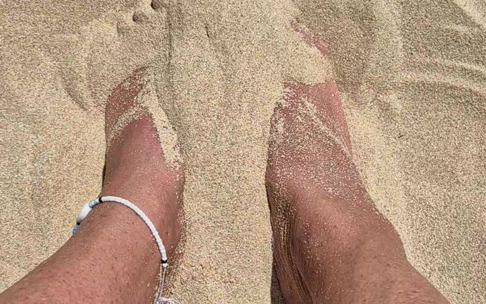 Uk Joolz: Kaki di pasir!