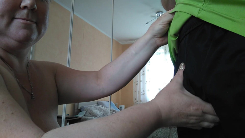 Zona901: Îmi suge pula și după o muie are parte de spermă