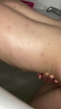 욕조에서 부드러운 섹스 후배위 십대
