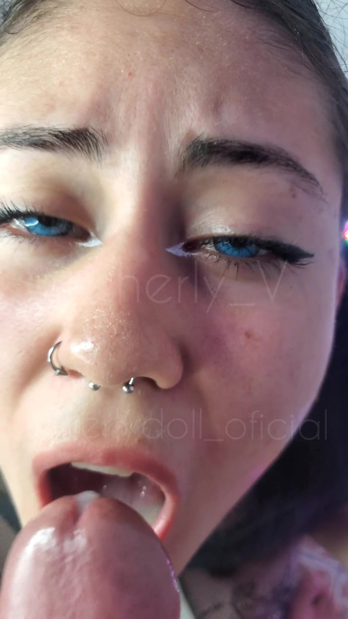 DherlyDoll: Die freundin meines freundes liebt mein sperma, sie schluckt alles