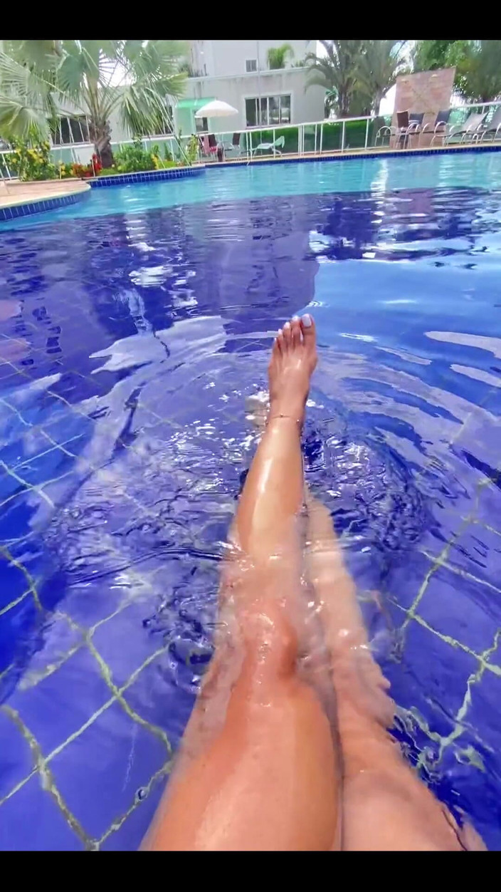 KiffaFeet: 수영장의 날