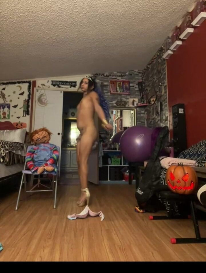 TSJade95: Princess Tsjade Stripdances in Halloween Costume