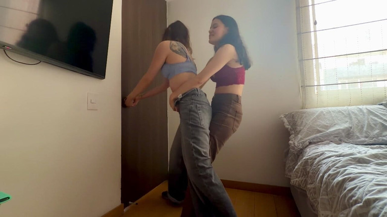 scarlettandc: Het och orgasmisk tribbling