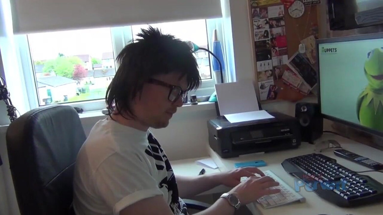 Nerd Pervert: Charlyse Angel - International Con
