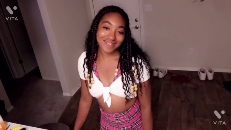 Fijii pornbox: 放課後に大きなチンポを尻に入れたかったので、ポルノボックスに来て、さらにビーチでチンコを扱った