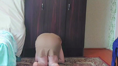 Kitty_Cross: Słodka maminsynek popisuje się w uroczej różowej spódnicy