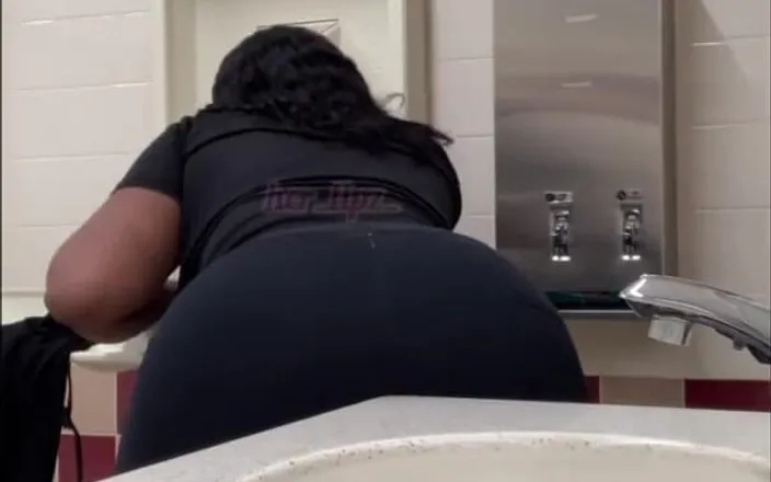 Anye Meshell: Horny Girl Humps the Bathroom Sink