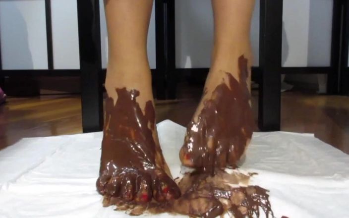 Rebecca Diamante: My Feet with Varnished Nails, All Covered with Chocolate Cream