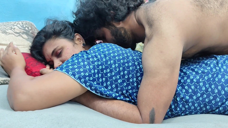 Vaishnavysharunraj: 喀拉拉邦夫妇在卧室里的热辣性爱和唇锁浪漫 第四部分