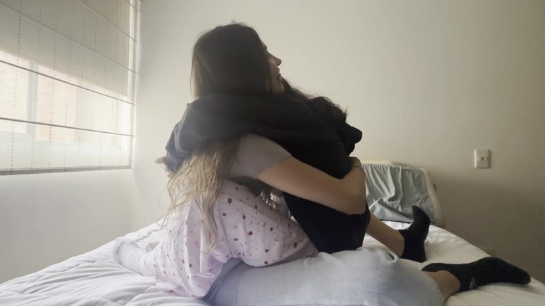 scarlettandc: Meu melhor amigo me ensina como chupar buceta e tem...
