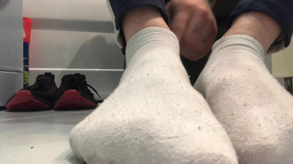 Hunky time: Laundry - Nagels, tenen en voeten demonstratie, spugende overheersing