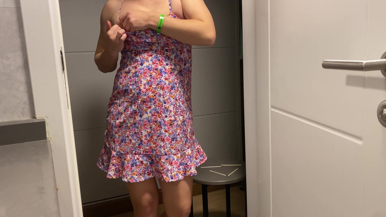 Risky Hairy Couple: セクシーな自然な胸と毛深い膣でアダルトからかう