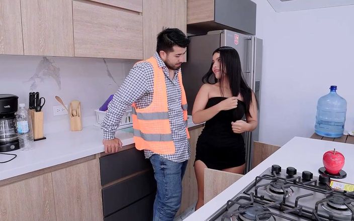Camila Henao: Я спокушаю архітектора в дуже маленькій сукні, щоб змусити його кінчити в мою пизду