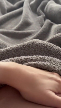 POV, Branlette Du Matin - Une Grosse Bite Se Fait Masser Par Sa Demi-sœur