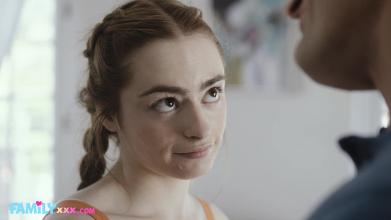 FamilyXXX: Tiny Stepdaughter Reese Robbins Shows Her Talents