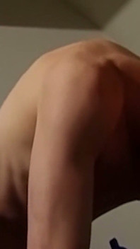 Asker twinks sahne 3_skinny twink kışlada götünü siktirmeyi seviyor