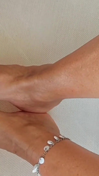 Soția Blondă Amatoare Se Bucură De Footjob