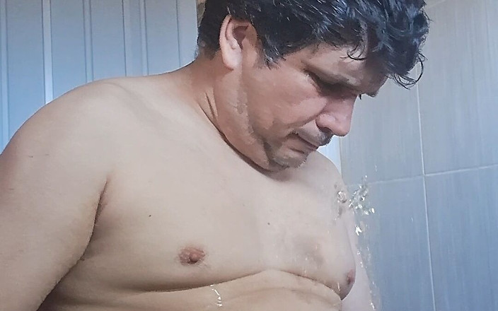 Claudio: Pisciare da solo