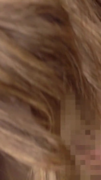 10 ejaculări multiple pe față! Fata unei soții frumoase esteticiene este acoperită de spermă albă!