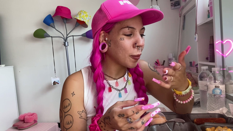 Nali Marie: Spicy Food Mukbang Vlog Extra Hot Mozzarella Sticks