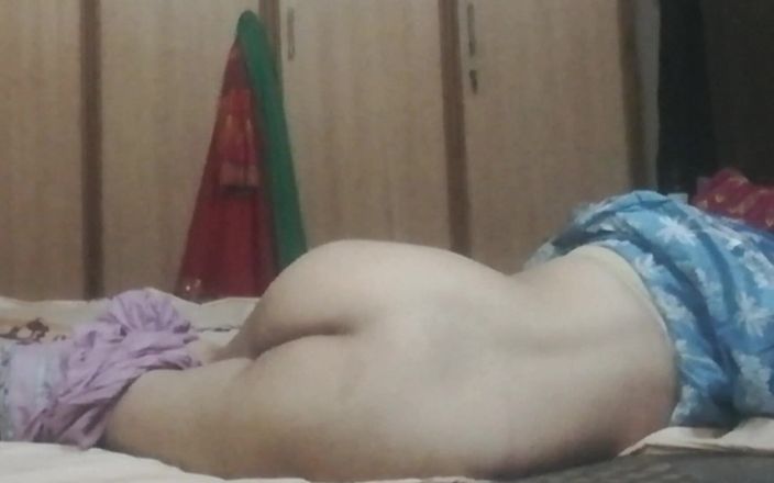 Desi boy studio: मेरी सेक्सी आंटी मेरे लिए चोदती है