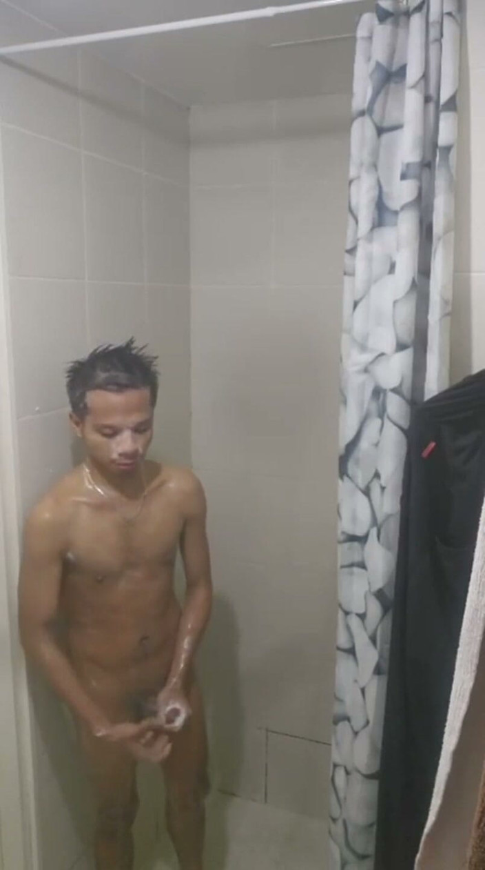 Fleshlab studios: Pinoy Twink Blir Hård Under Duschen