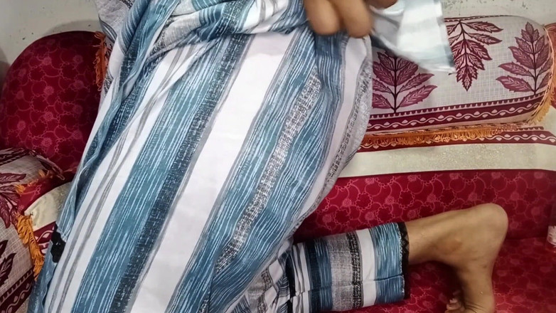 NixLeno: 痛いアナル - 主婦が激しく犯される