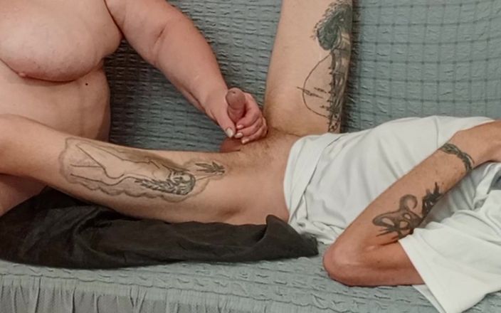 Zona901: Kayınvalidem boşalmam için mastürbasyon yapmama yardım ediyor