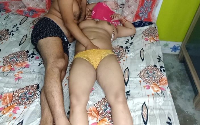 Rucku: Pasutri yang baru nikah lagi asik berhubungan seks.
