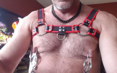 Nipple Pump Pig: Musclebeast modo sesión de Bate
