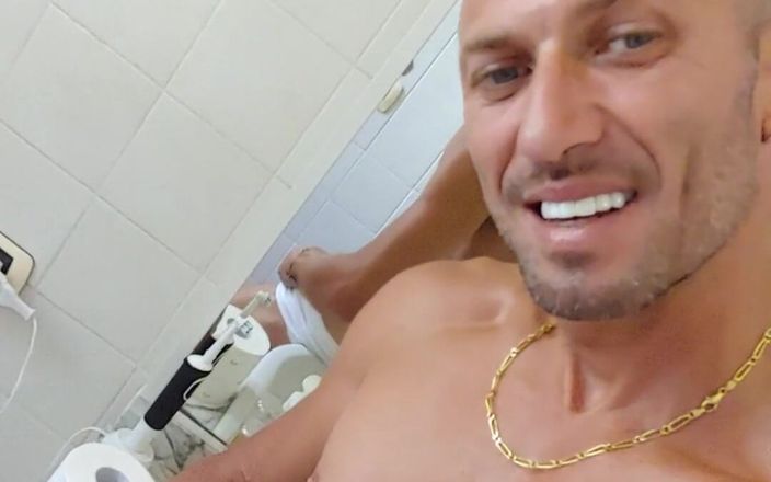Boy jerking off: 男孩撸管