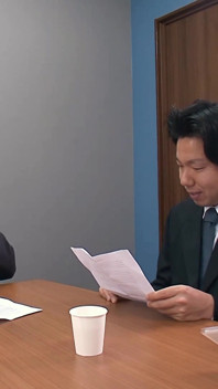 เซ็กซ์ร้อนในออฟฟิศโตเกียว เย็ดเลขา MILF เงี่ยนด้วยควยทุกคน