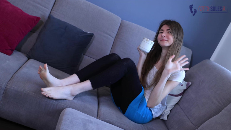 Czech Soles - foot fetish content: Fetish Kaki Mengusik Dengan Kuku Panjang Pada Jari Kaki Panjang