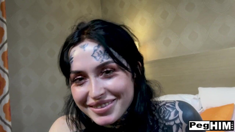 PEGHIM: Tattooed big natural tits Honey Milk strapon pegging in a...