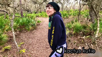 kactus kutie: Orámovaná přírodou