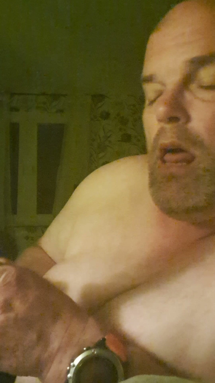 Fickspecht: On It Goes for the Bitch