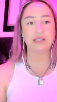Double Denial Ama Featuring Casey Kisses、kylie Le Beau