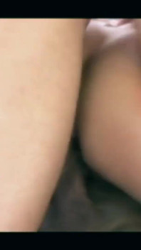 Twee hete babes in dubbele penetratie-orgie