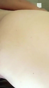 Tante tiriku minta di-anal sama aku